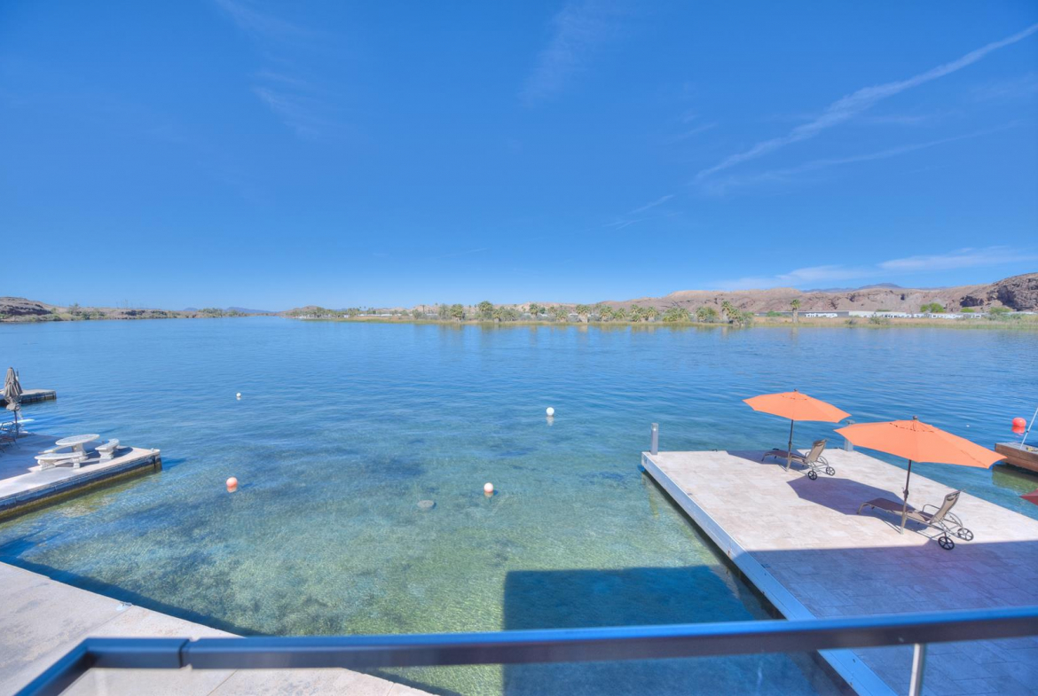 AMAZING RIVERFRONT HOME ON THE PARKER STRIP!!! Colorado River Realty
