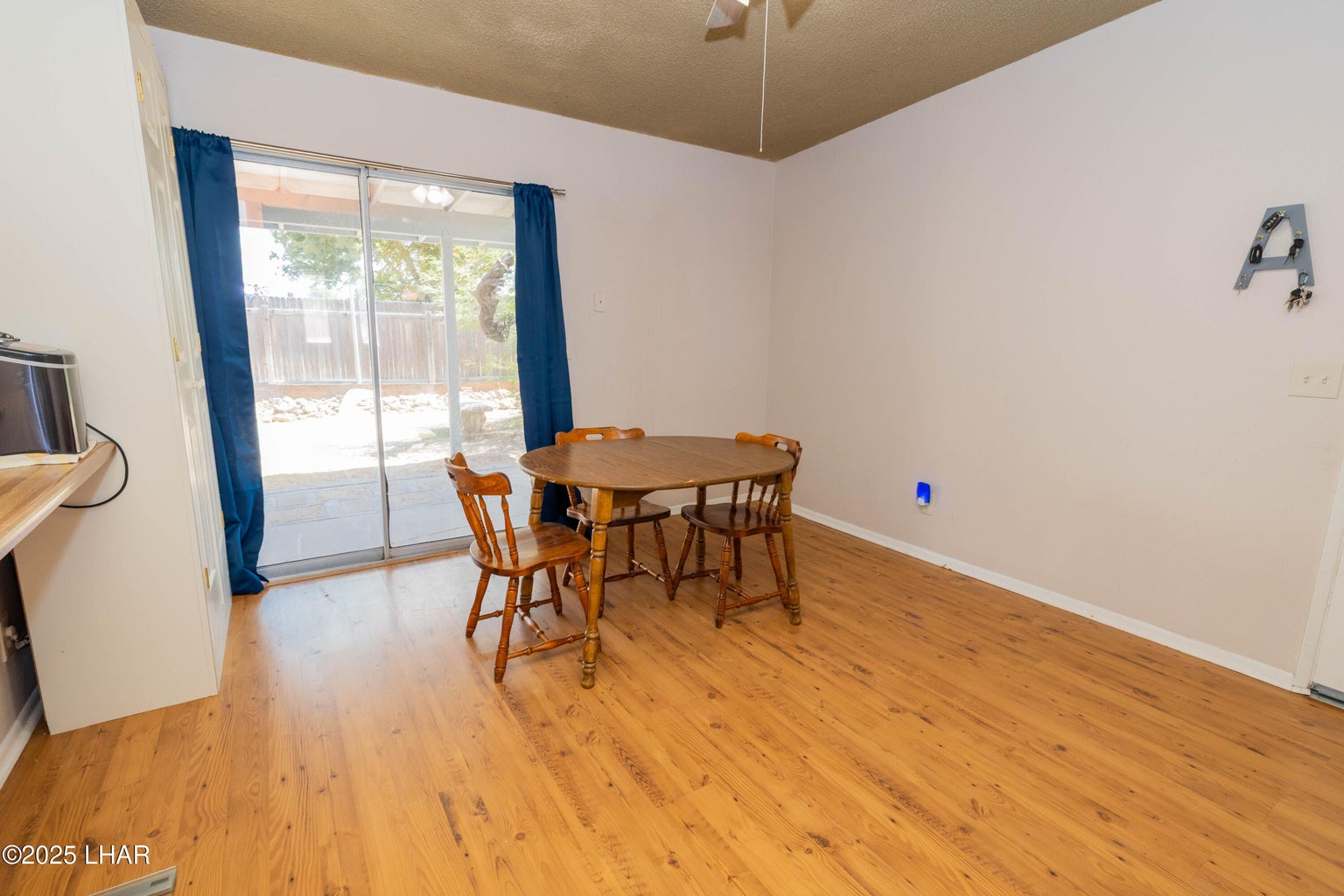 20250818235345795557000000-o