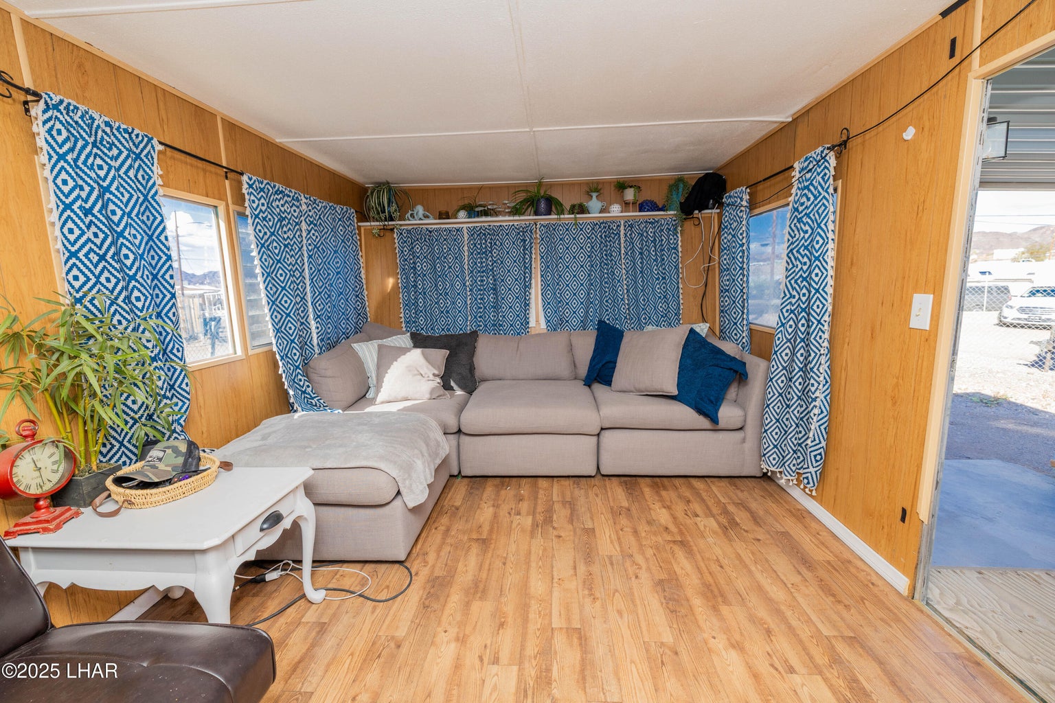 20250922160408883171000000-o