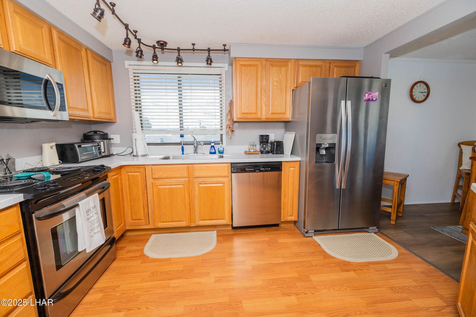 20250922182453262504000000-o