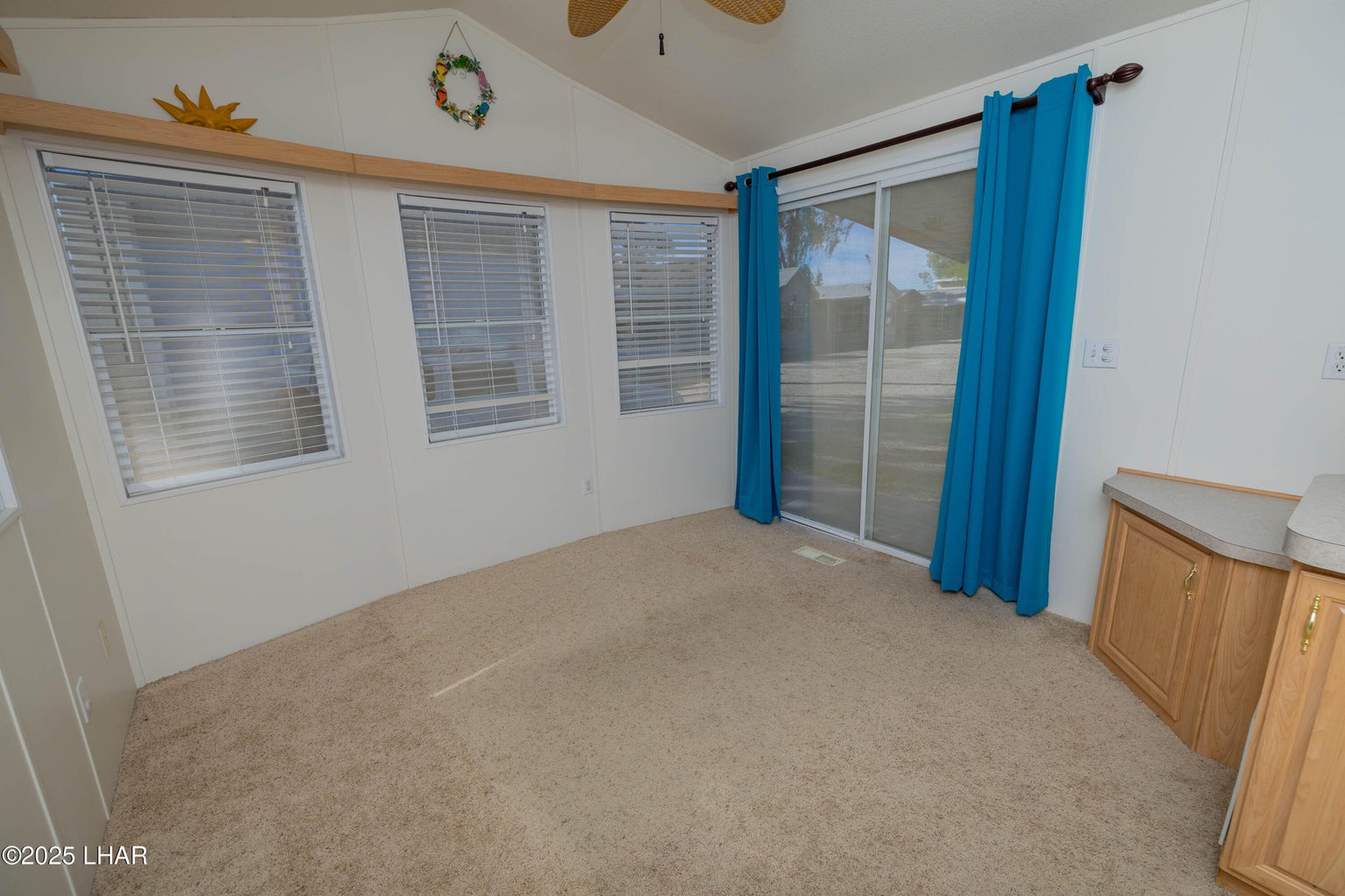 20250926205444995684000000-o