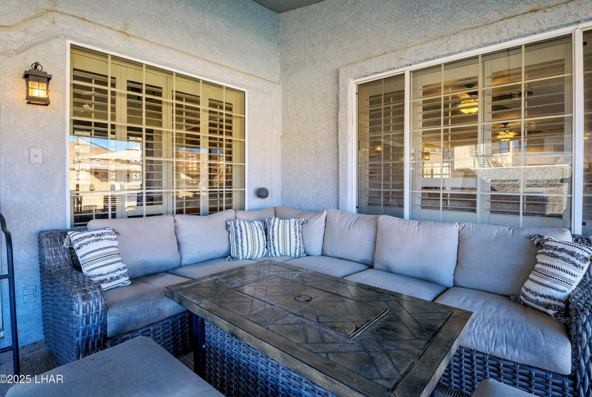 20251007235250276341000000-o