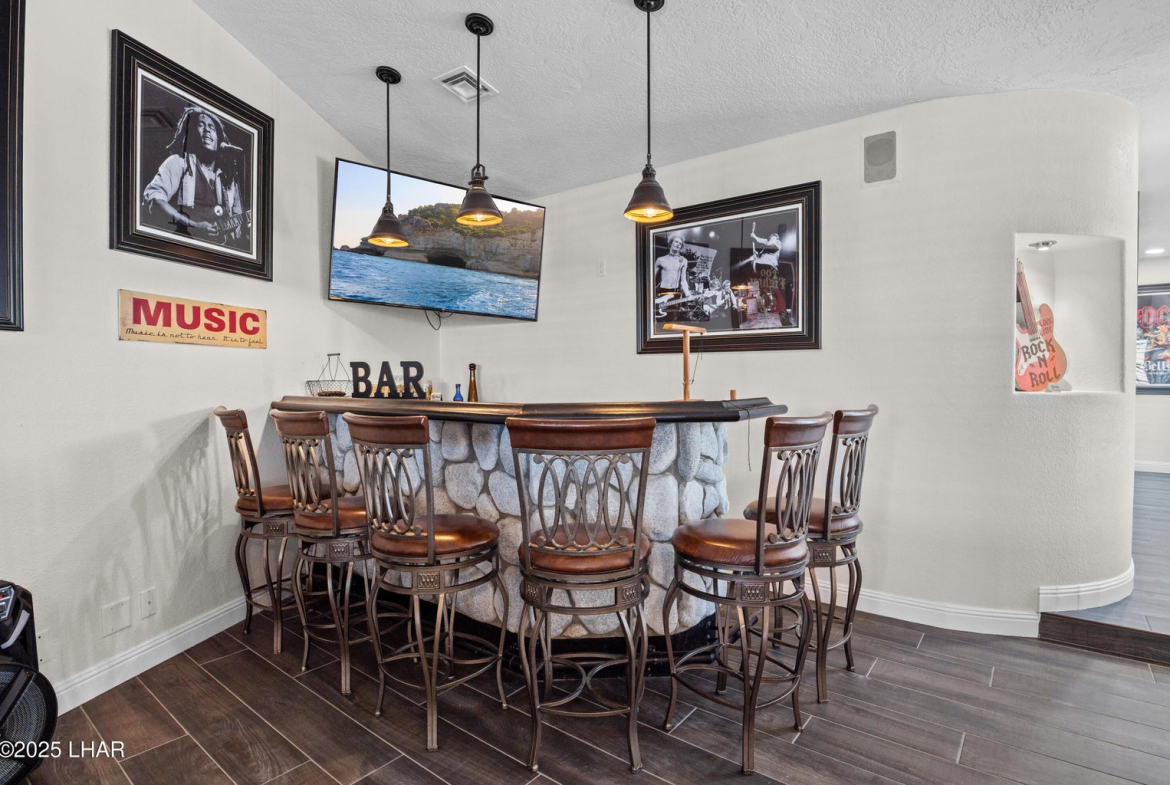 20251007235402587091000000-o