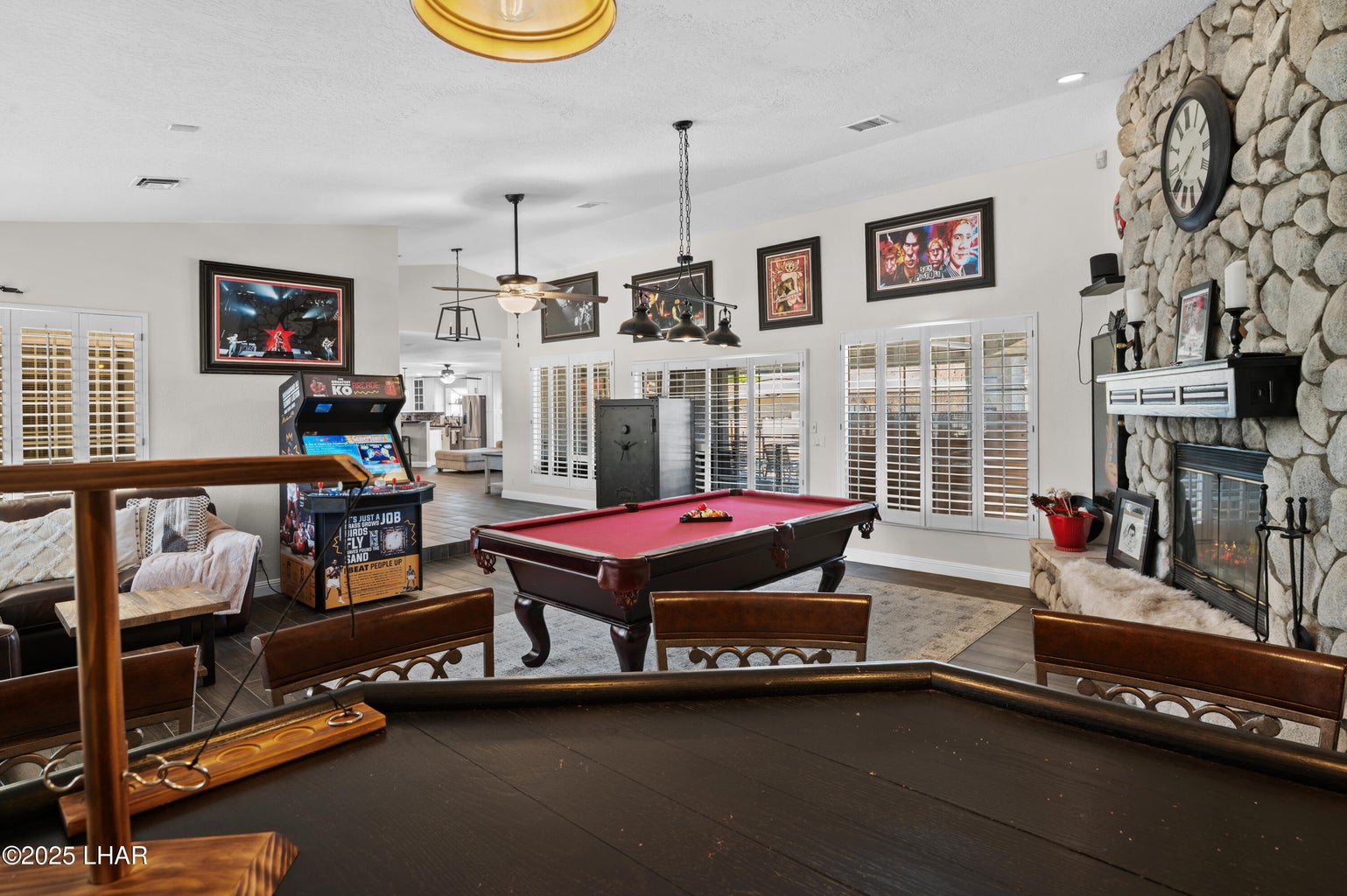 20251007235457102110000000-o