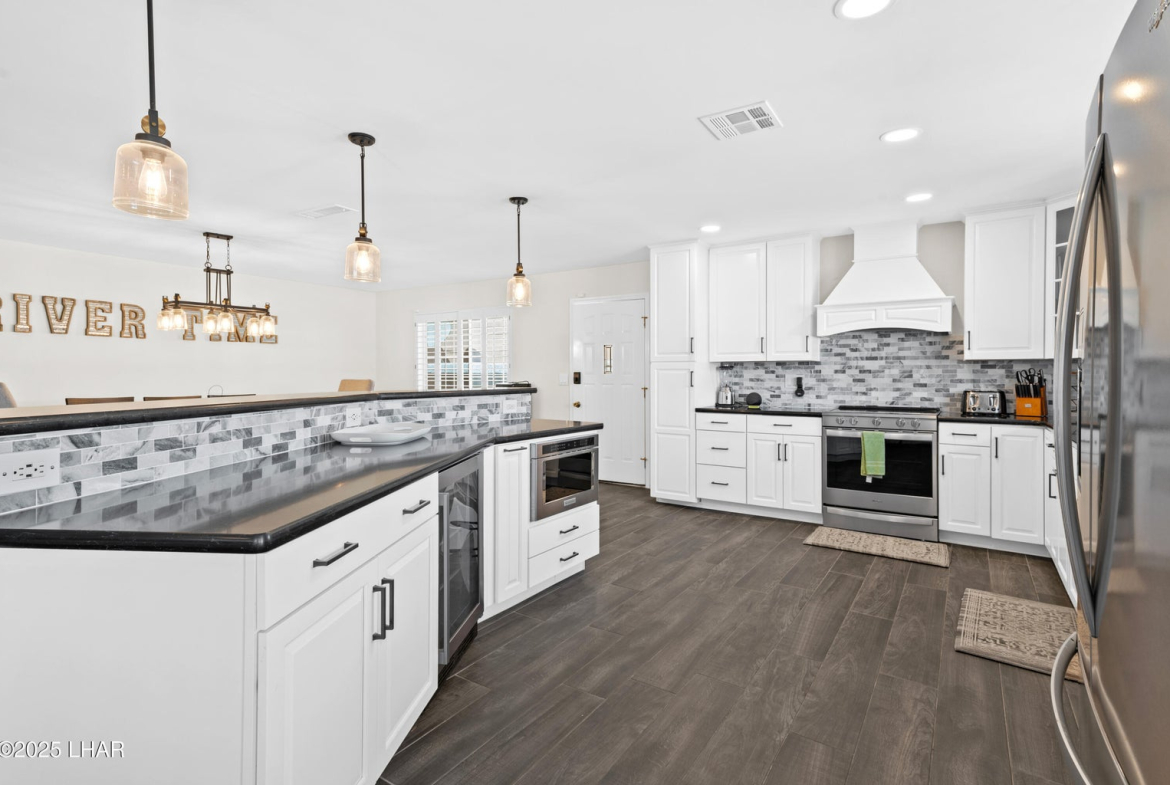 20251008000245853057000000-o