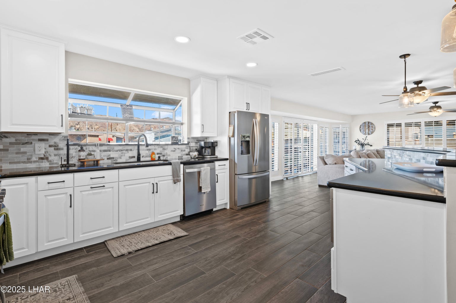 20251008000321968708000000-o