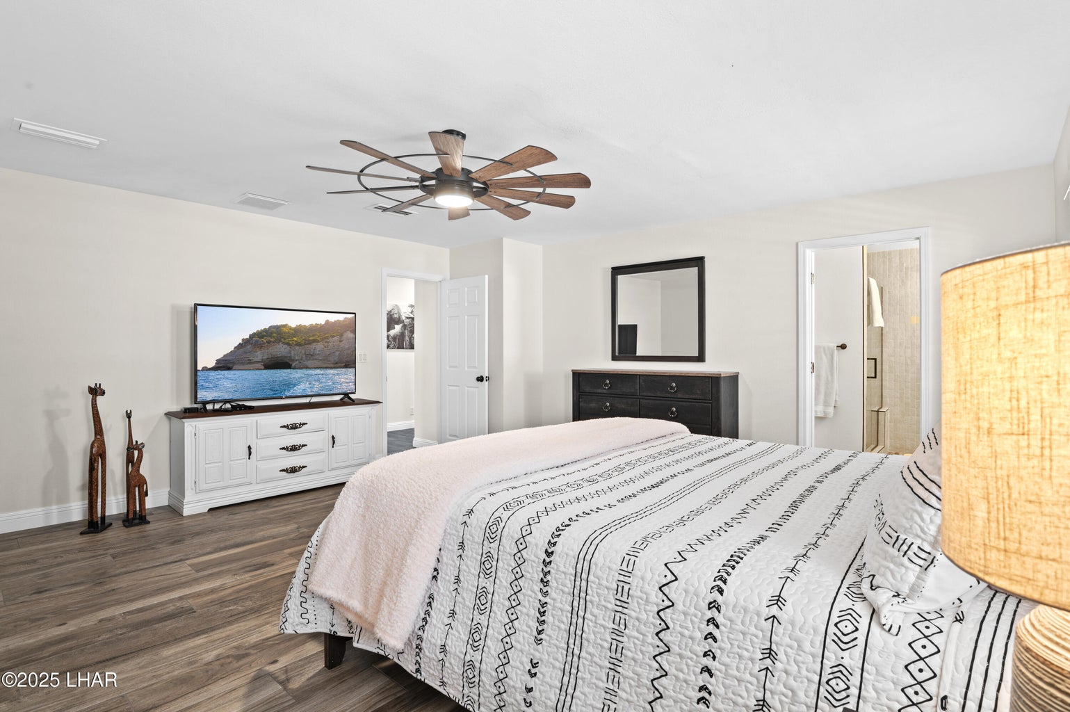 20251008000752820714000000-o