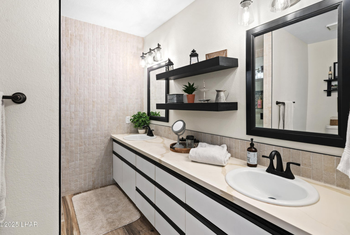 20251008000806756831000000-o