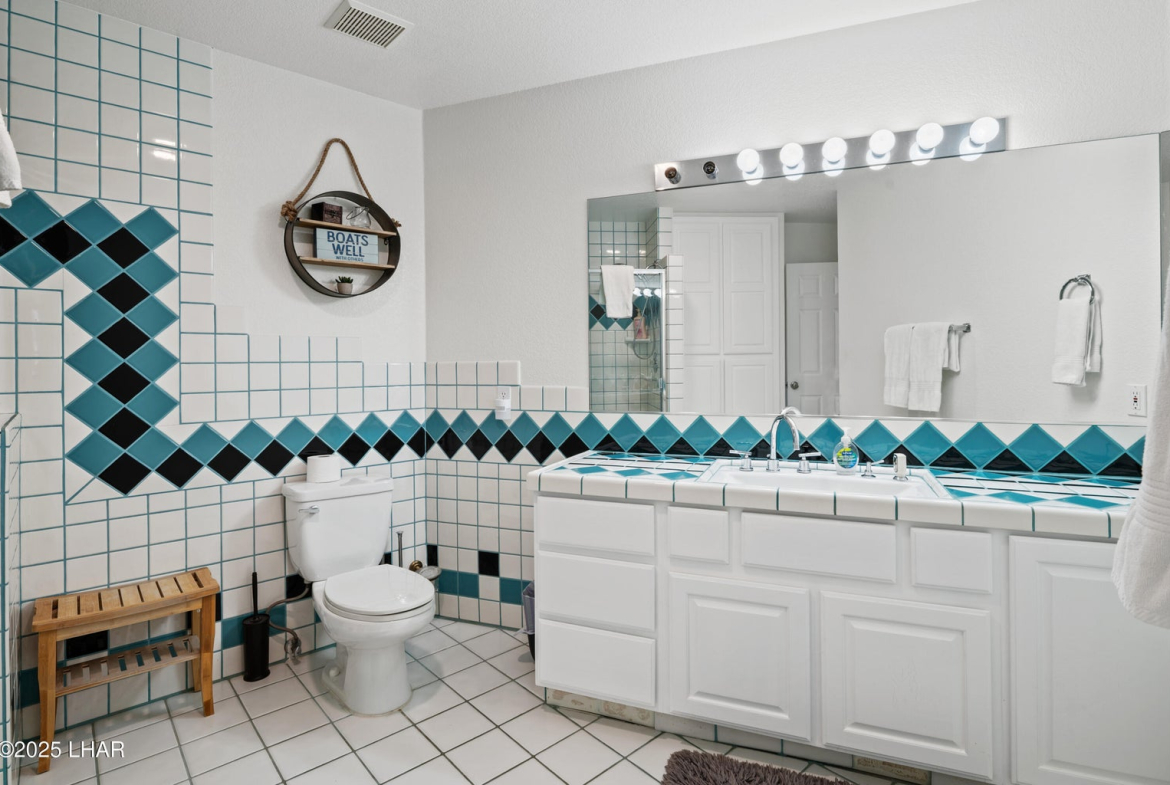 20251008001429084764000000-o