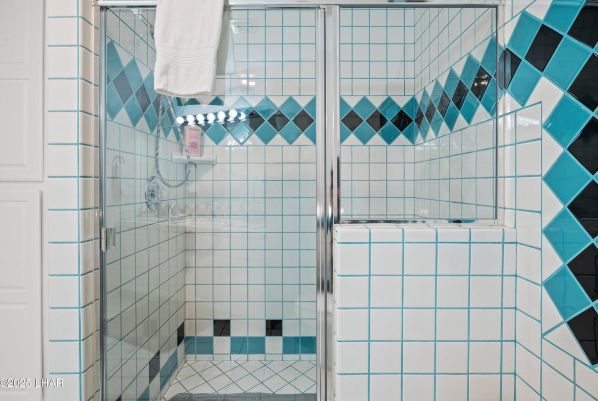 20251008001455537619000000-o