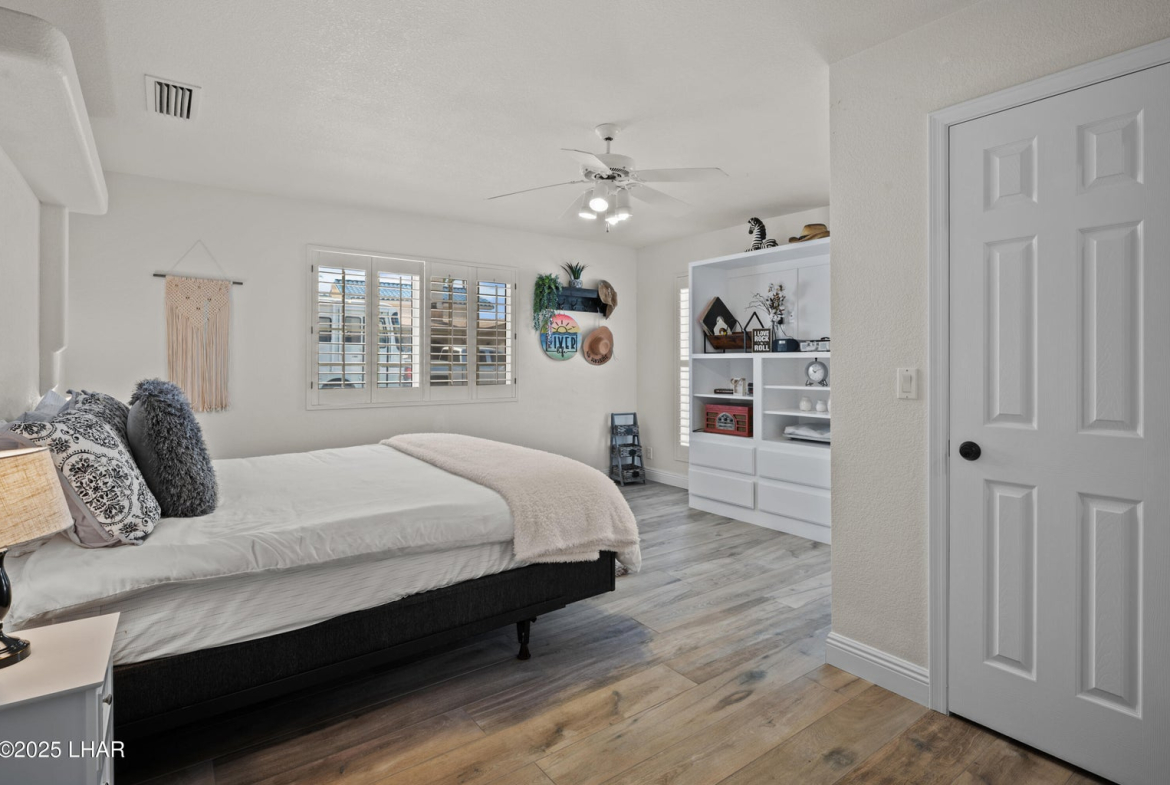 20251008001600345033000000-o