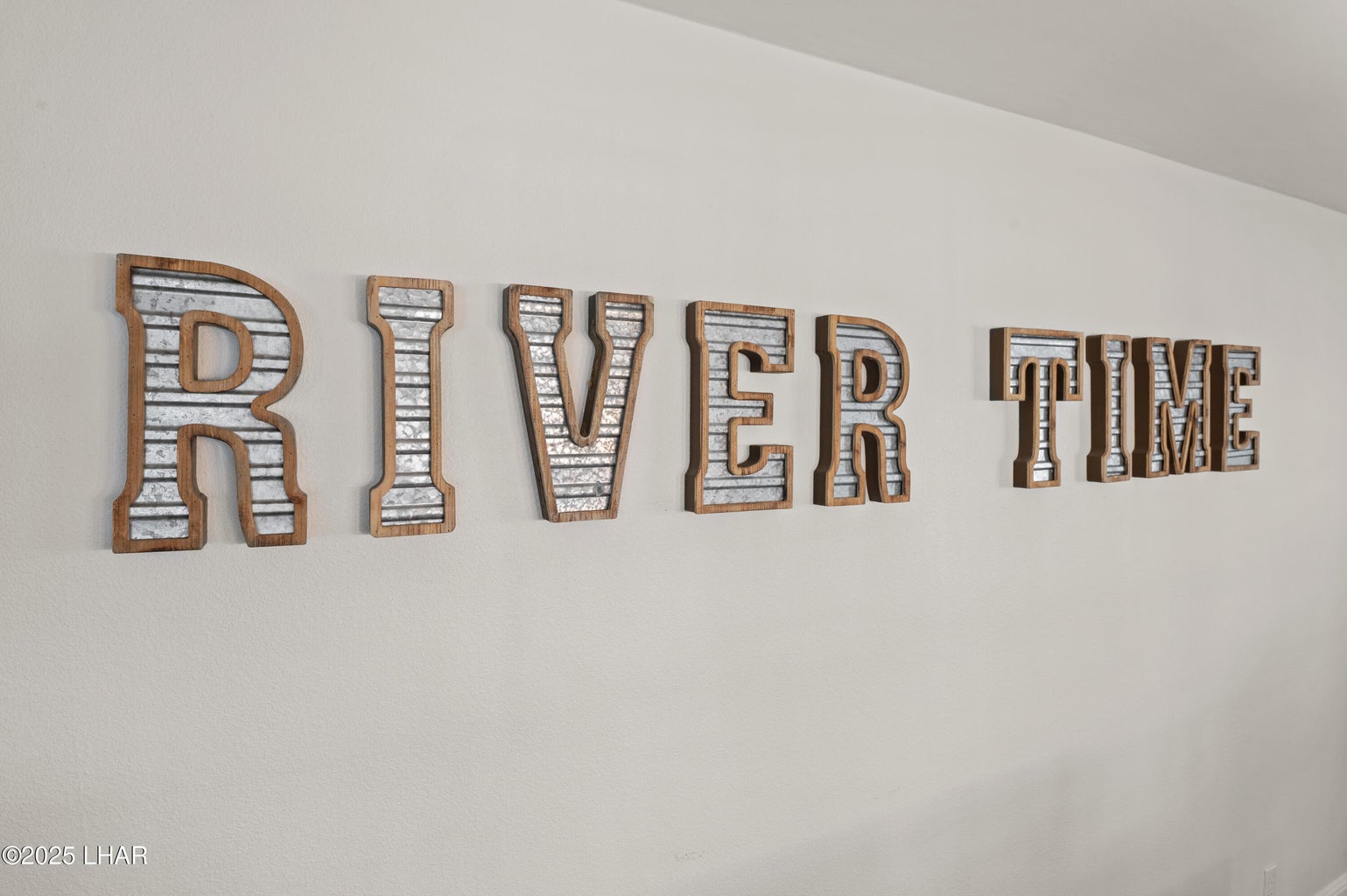 20251008002046453484000000-o