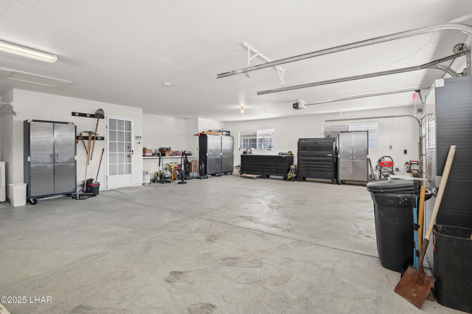 20251008002104285650000000-o