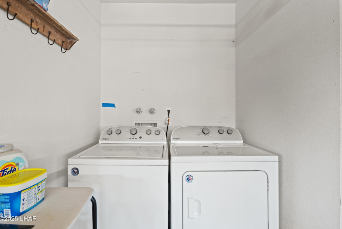 20251008002118132212000000-o