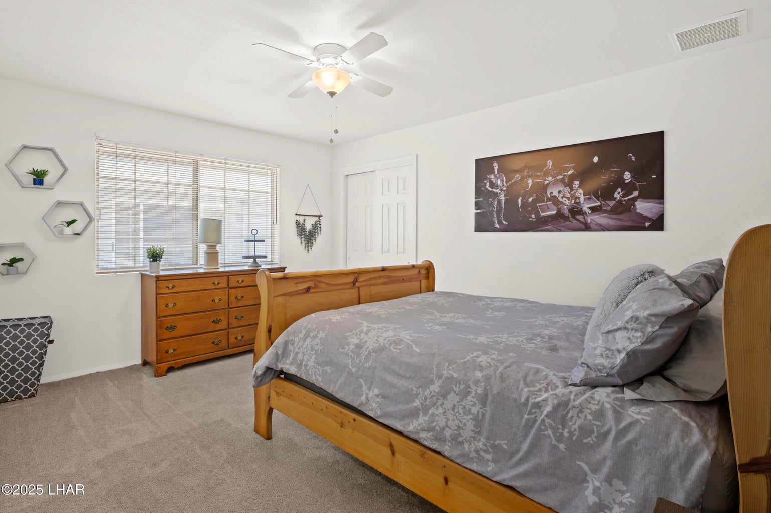 20251008003117853325000000-o