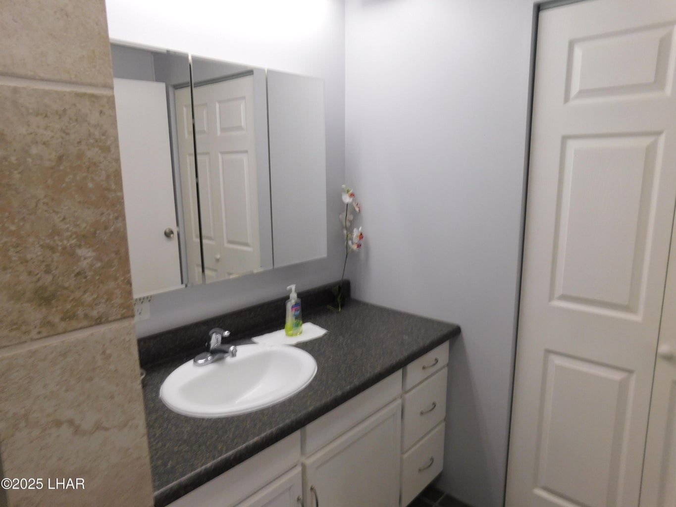 20251028195418177676000000-o