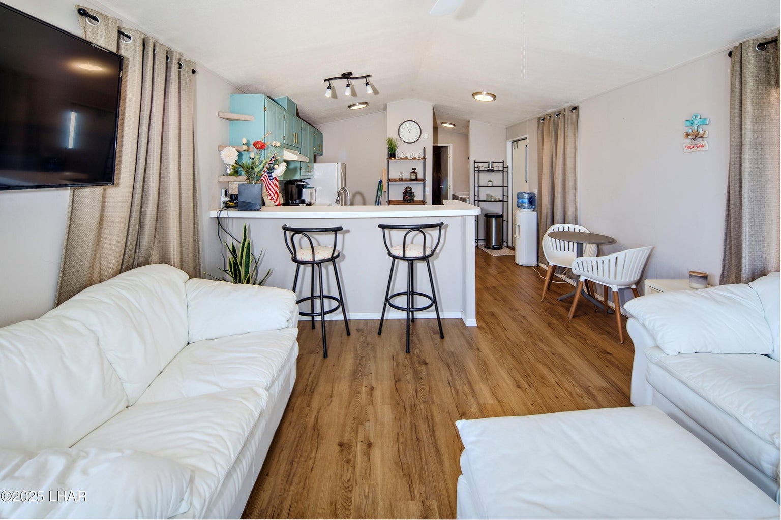 20251104182512915258000000-o