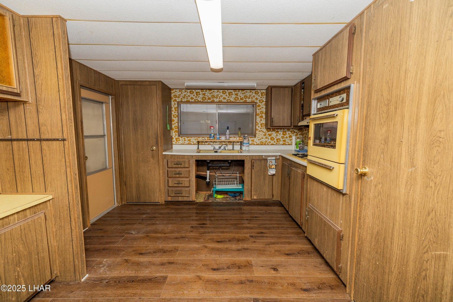 20251124204445390393000000-o