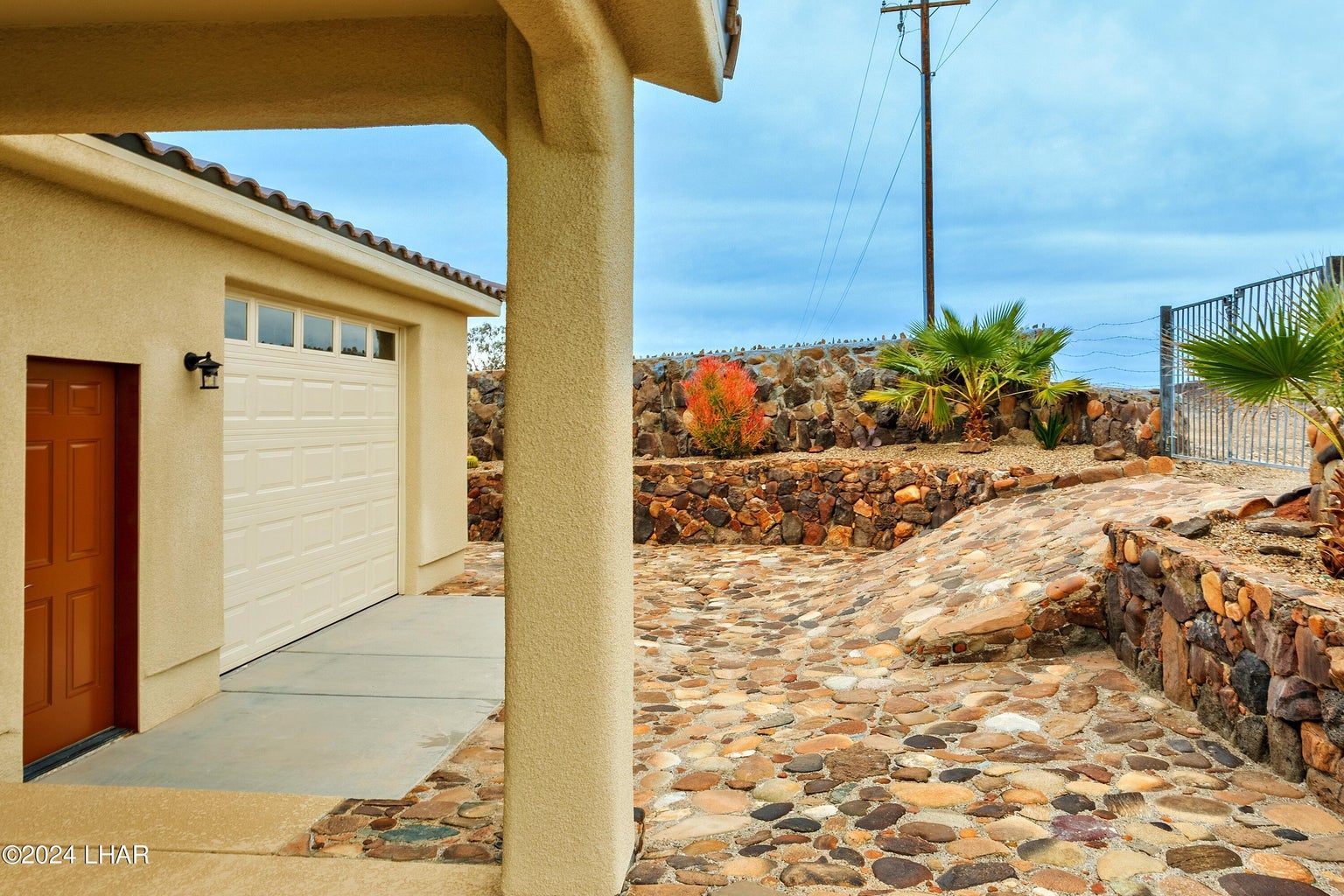 20251110203901317832000000-o