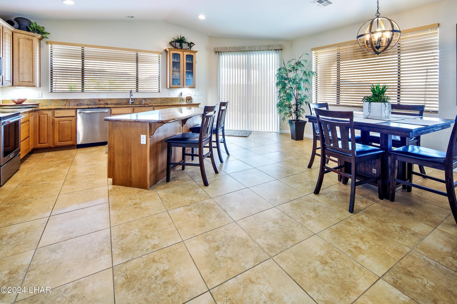 20251110203901897996000000-o