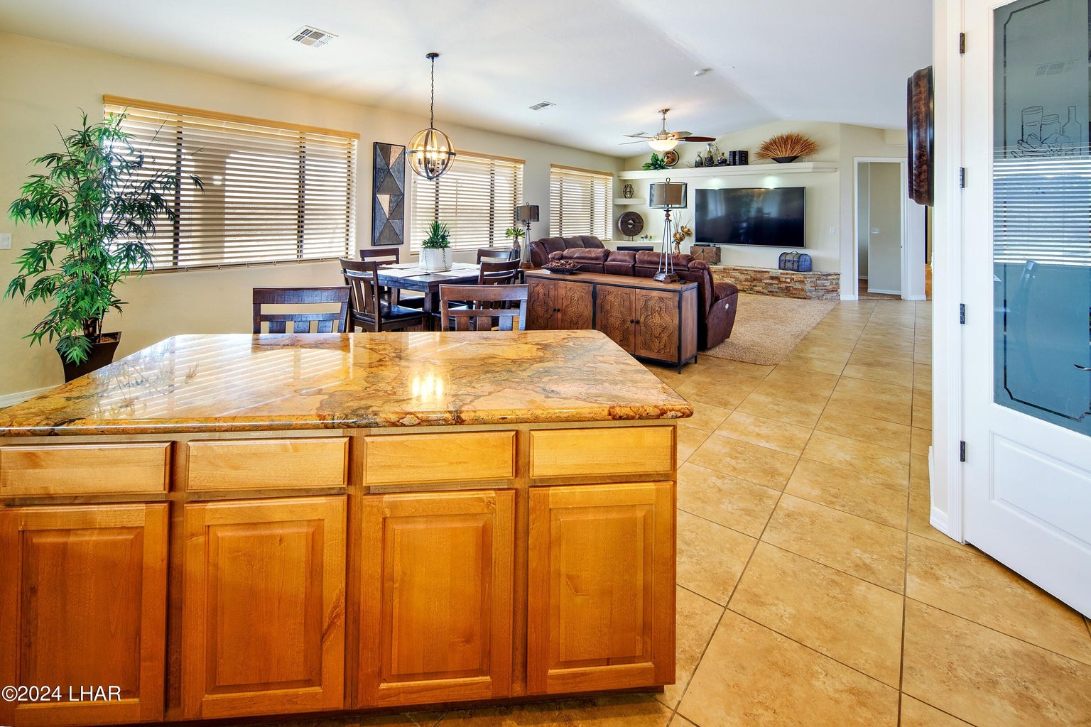 20251110203902082257000000-o