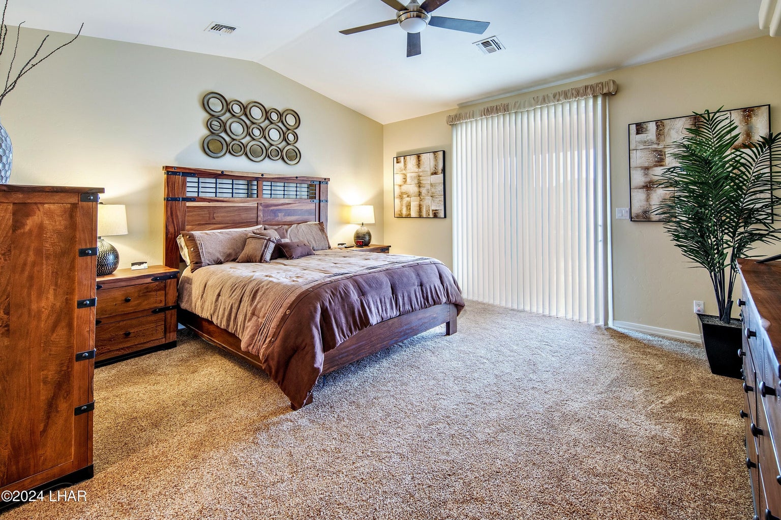 20251110203902328429000000-o