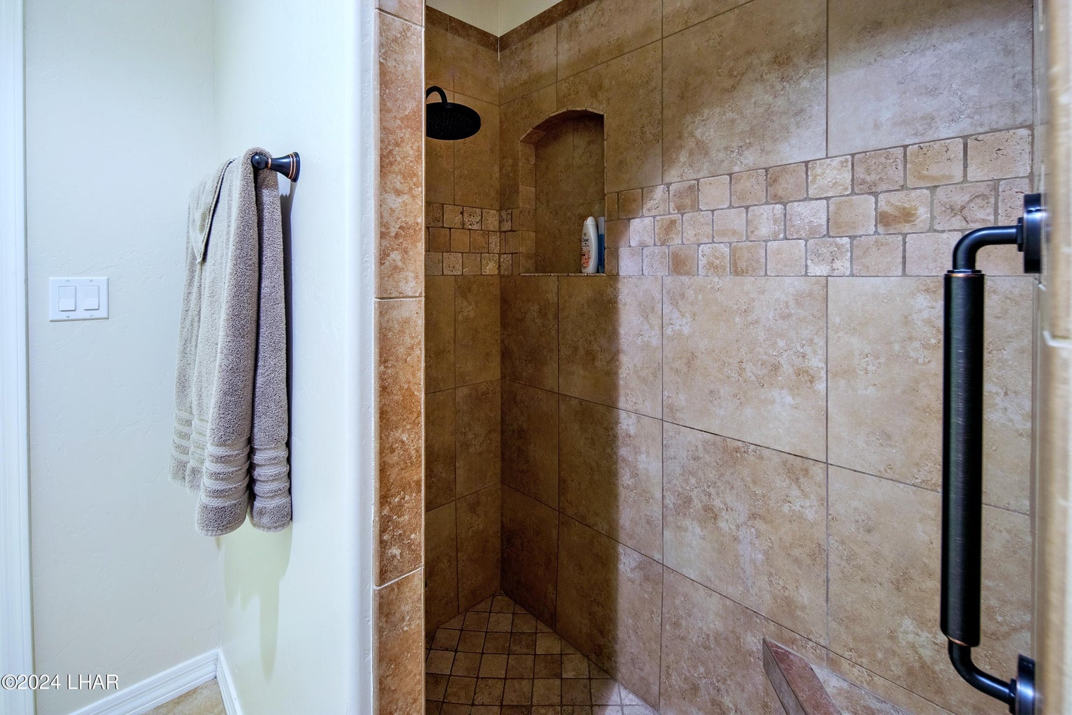 20251110203902810967000000-o