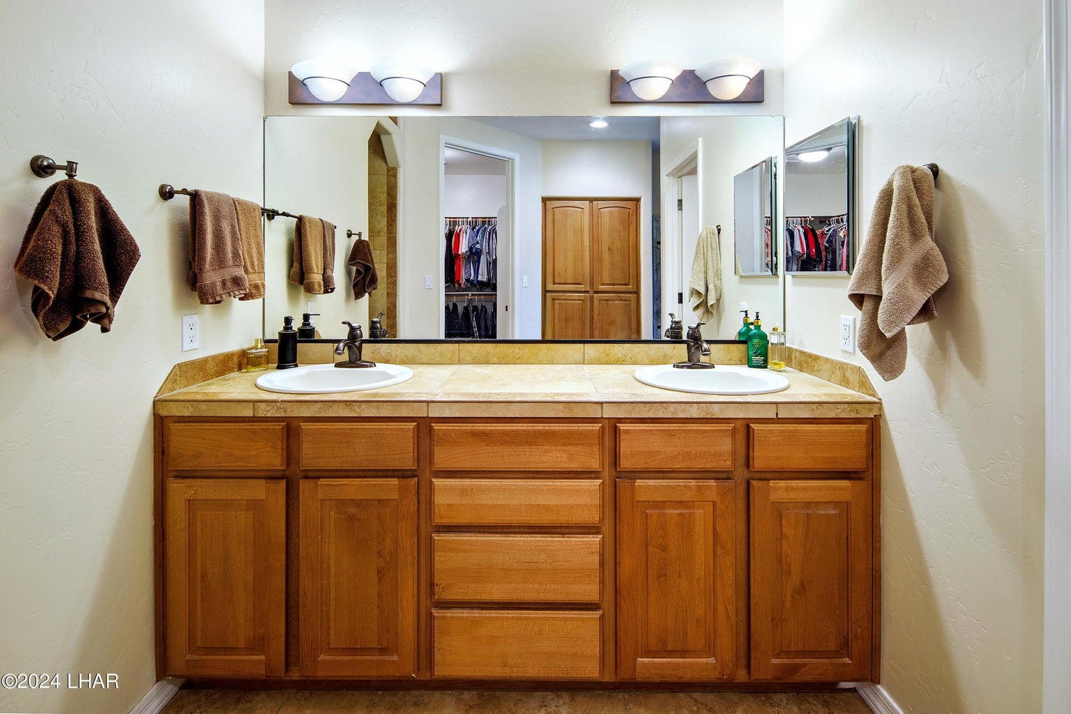 20251110203903040767000000-o