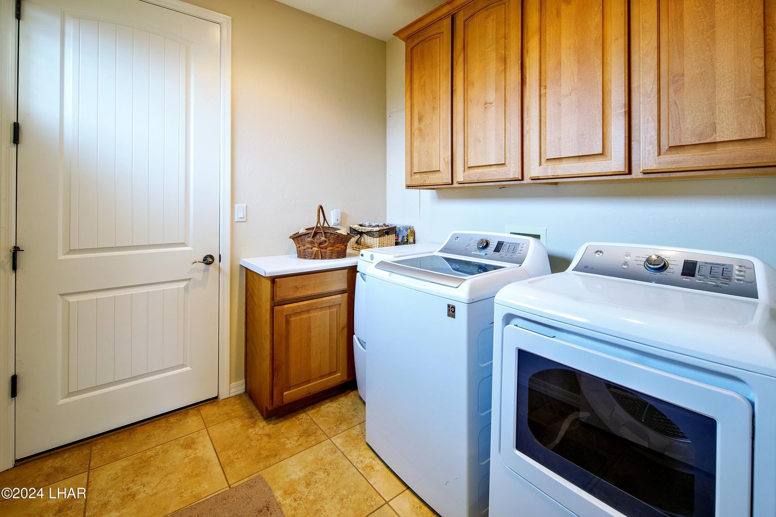 20251110203903212710000000-o