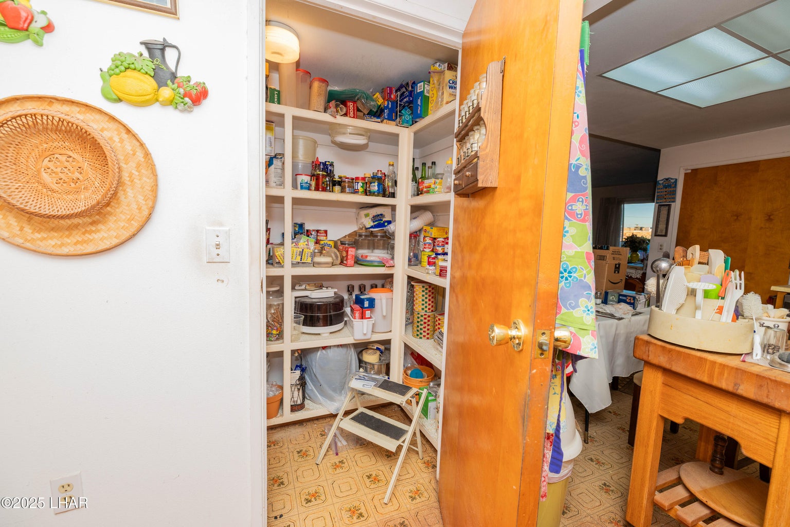 20251212214438484097000000-o