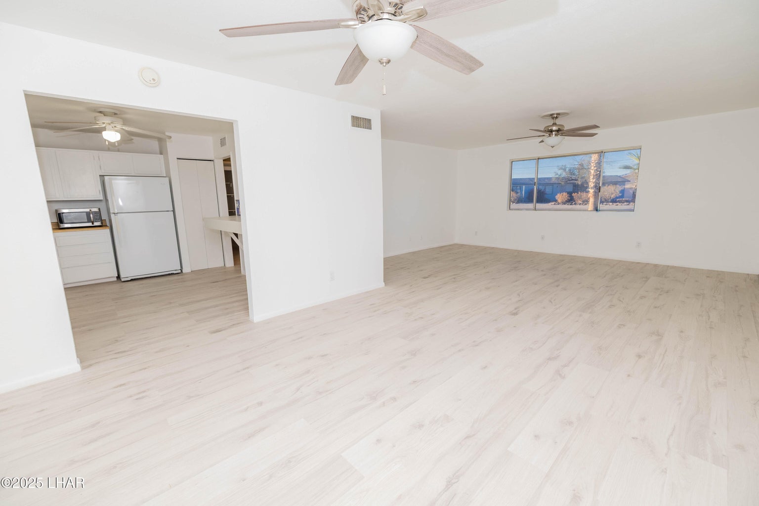 20251212220241724711000000-o