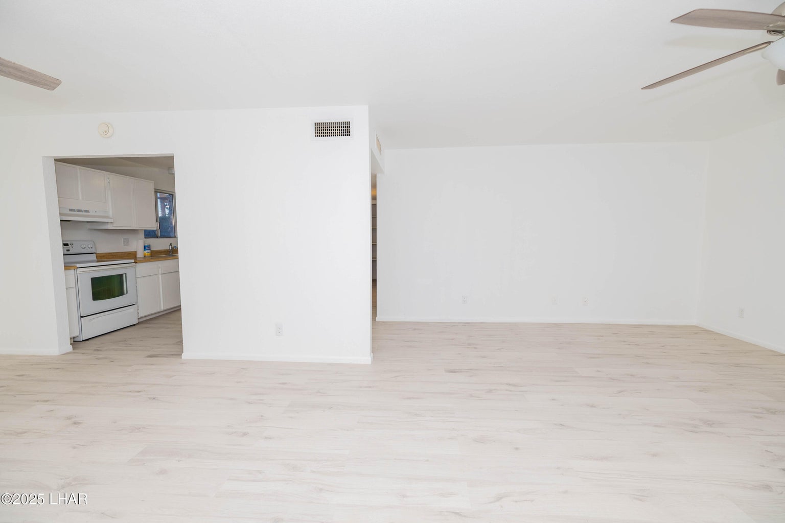 20251212220247927593000000-o