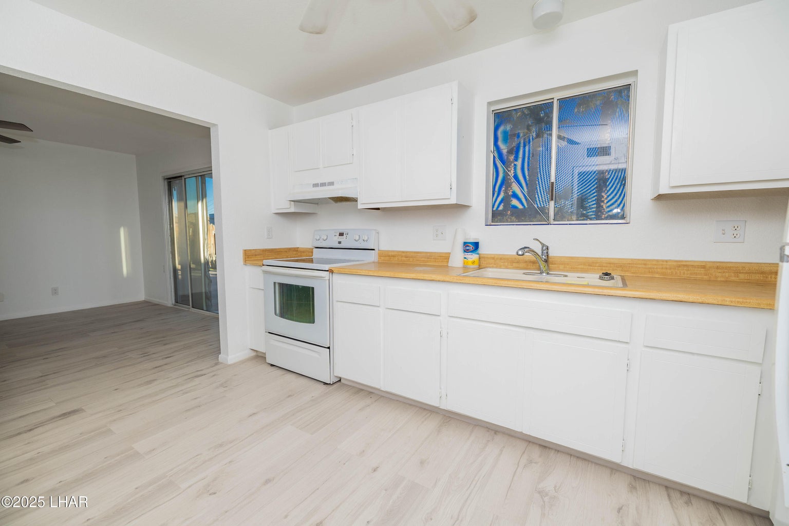 20251212220308894433000000-o