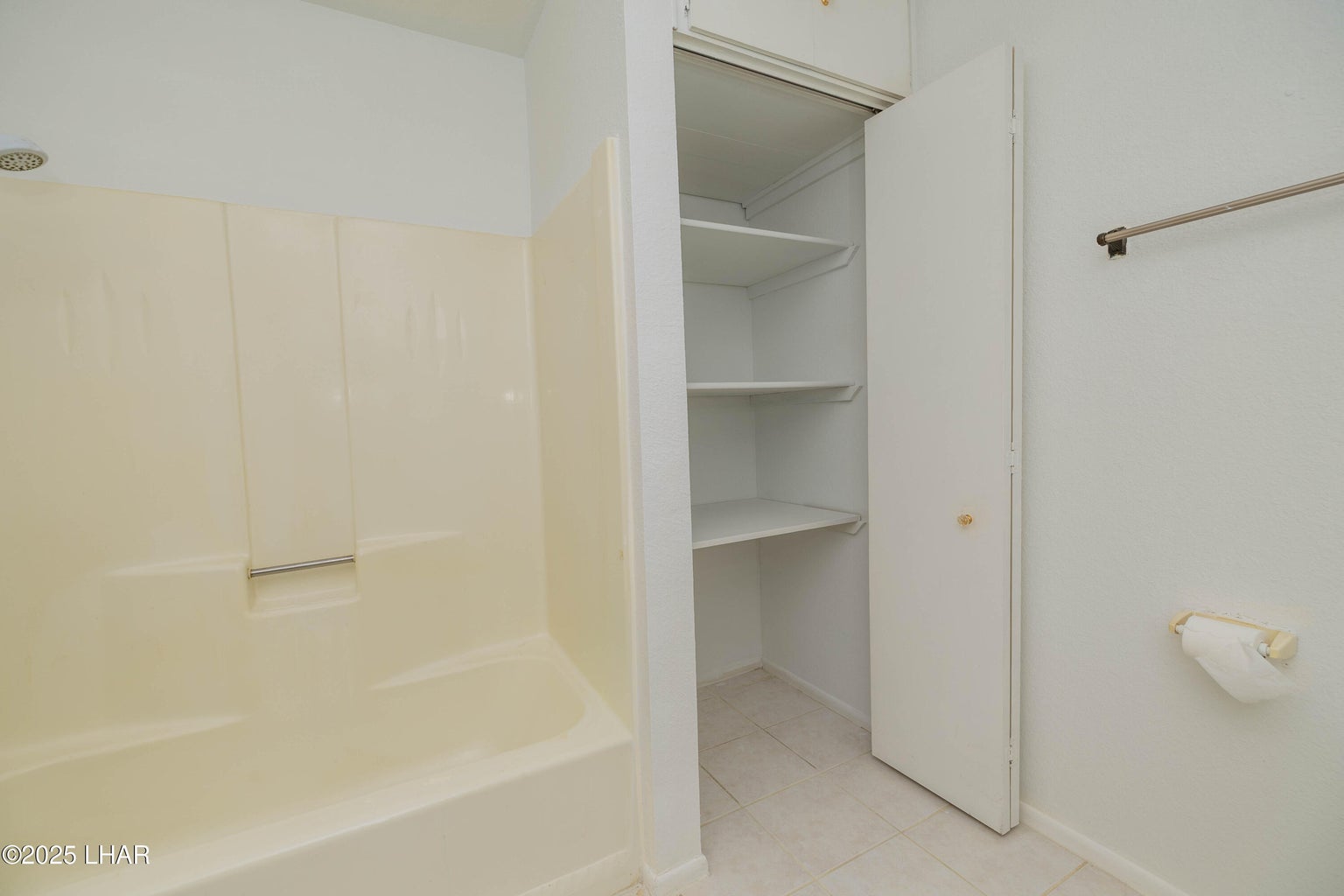 20251212220321556798000000-o