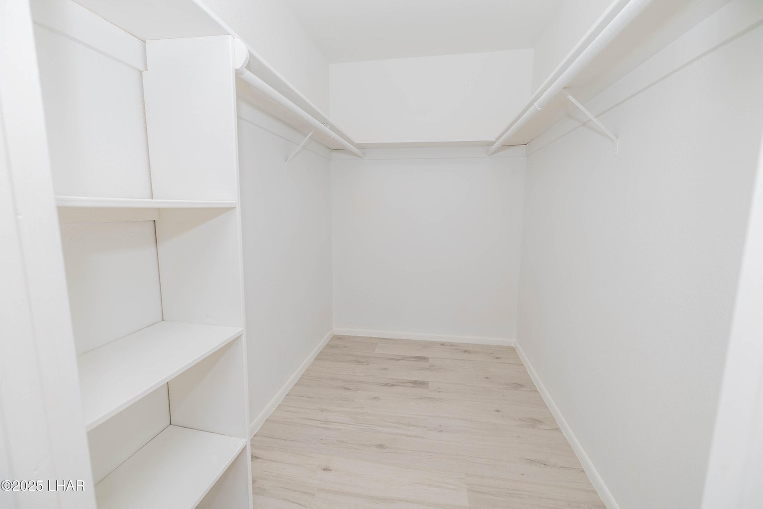 20251212220324975789000000-o