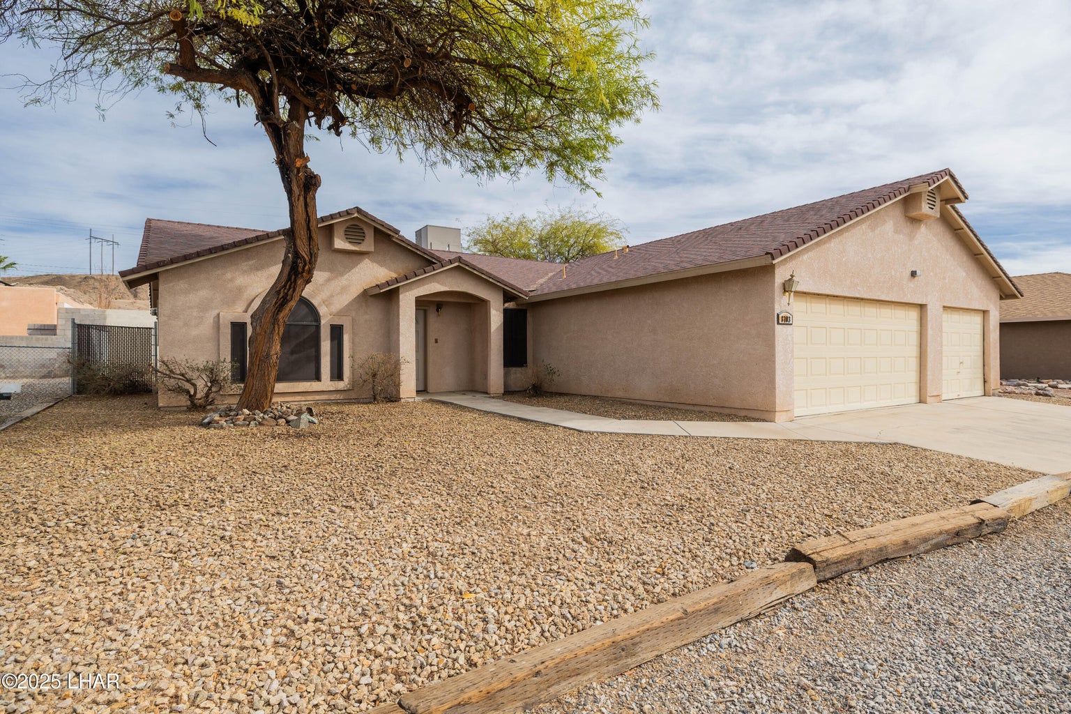 20260410171604890381000000-o