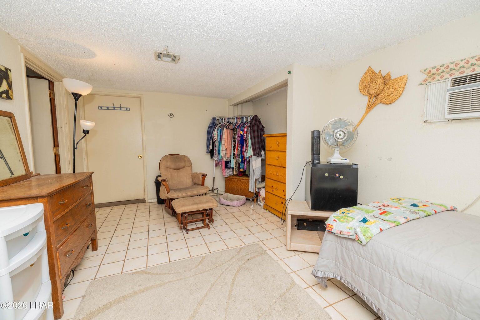 20260410230036110211000000-o